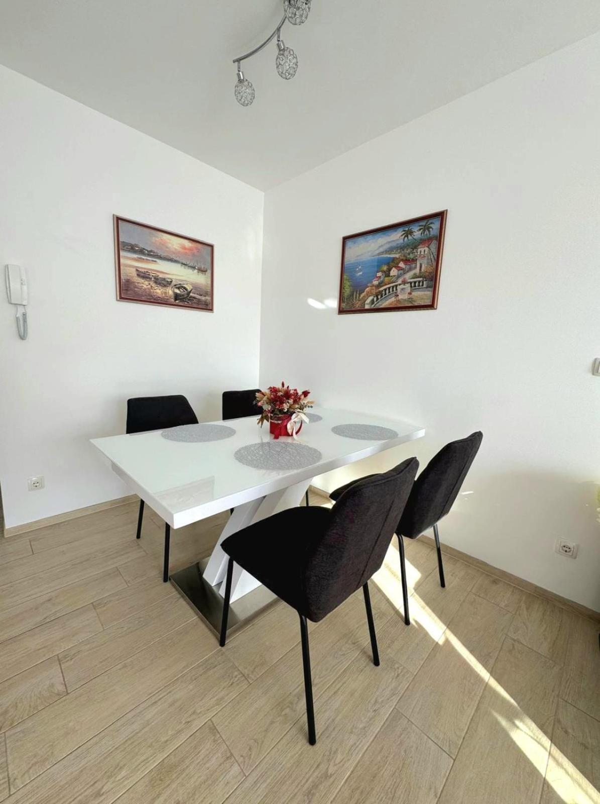 טרוגיר Apartment Misic מראה חיצוני תמונה