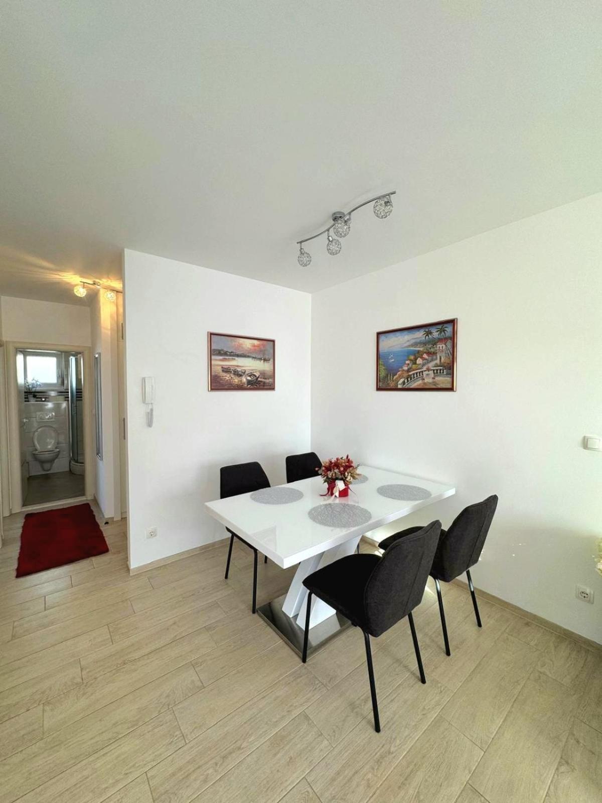 טרוגיר Apartment Misic מראה חיצוני תמונה